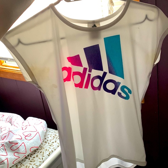 This is adidas with small scrunch on the back - Picture 1 of 2